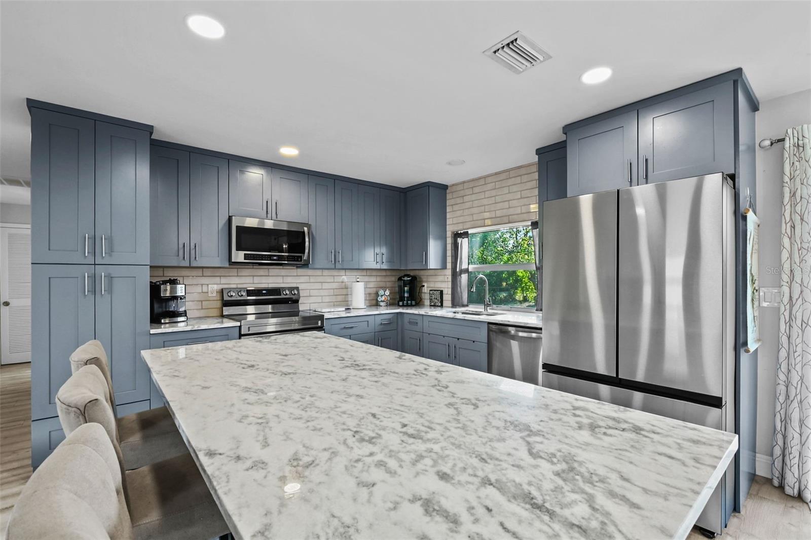 SAN CARLOS PARK - Residential