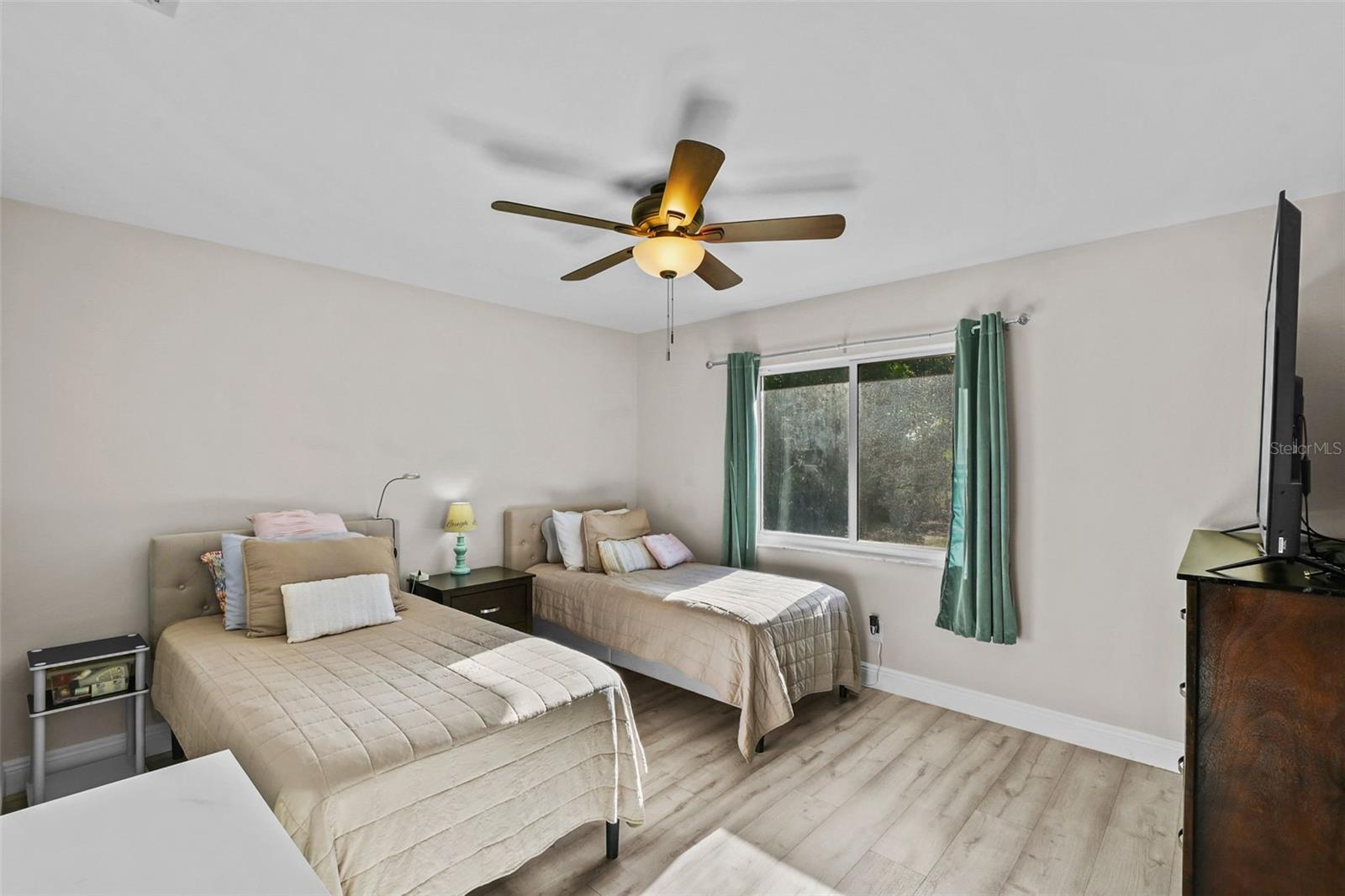 SAN CARLOS PARK - Residential