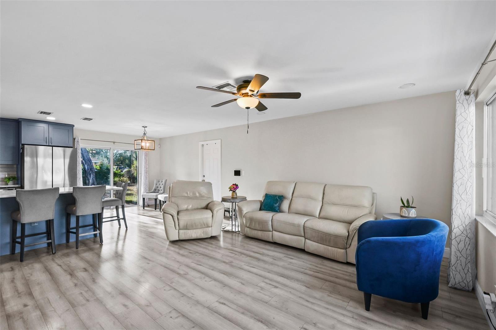 SAN CARLOS PARK - Residential