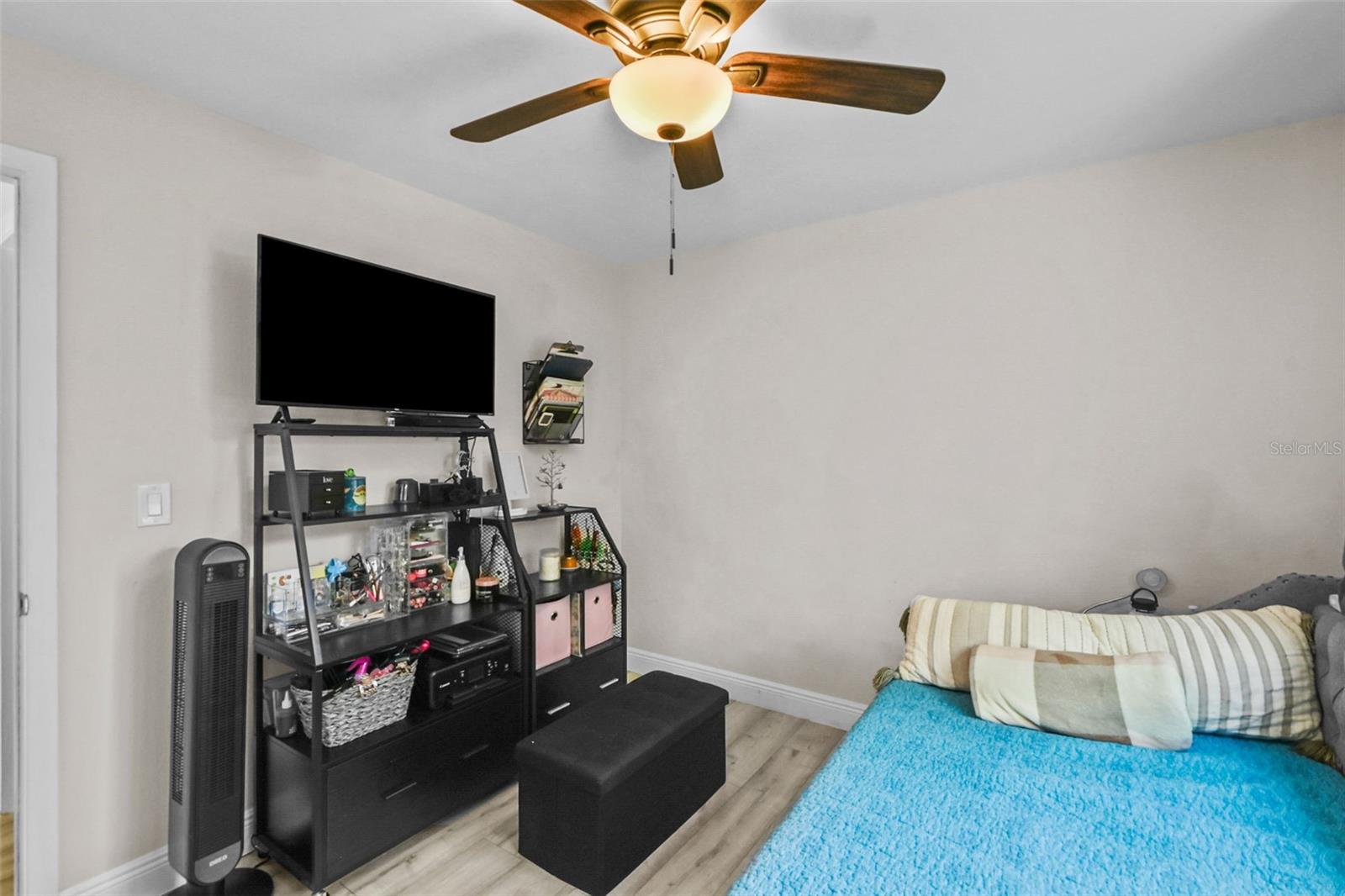 SAN CARLOS PARK - Residential