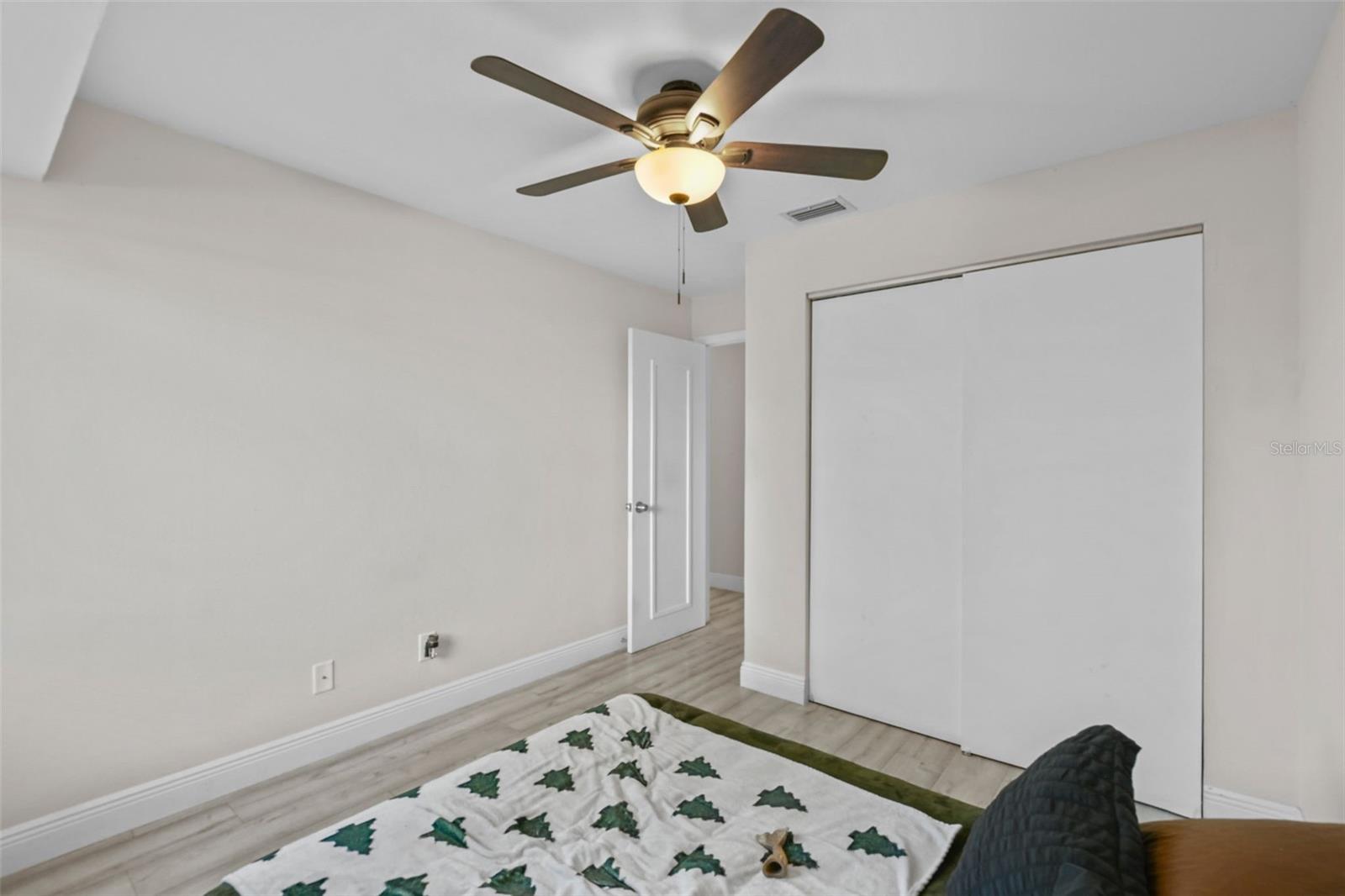 SAN CARLOS PARK - Residential