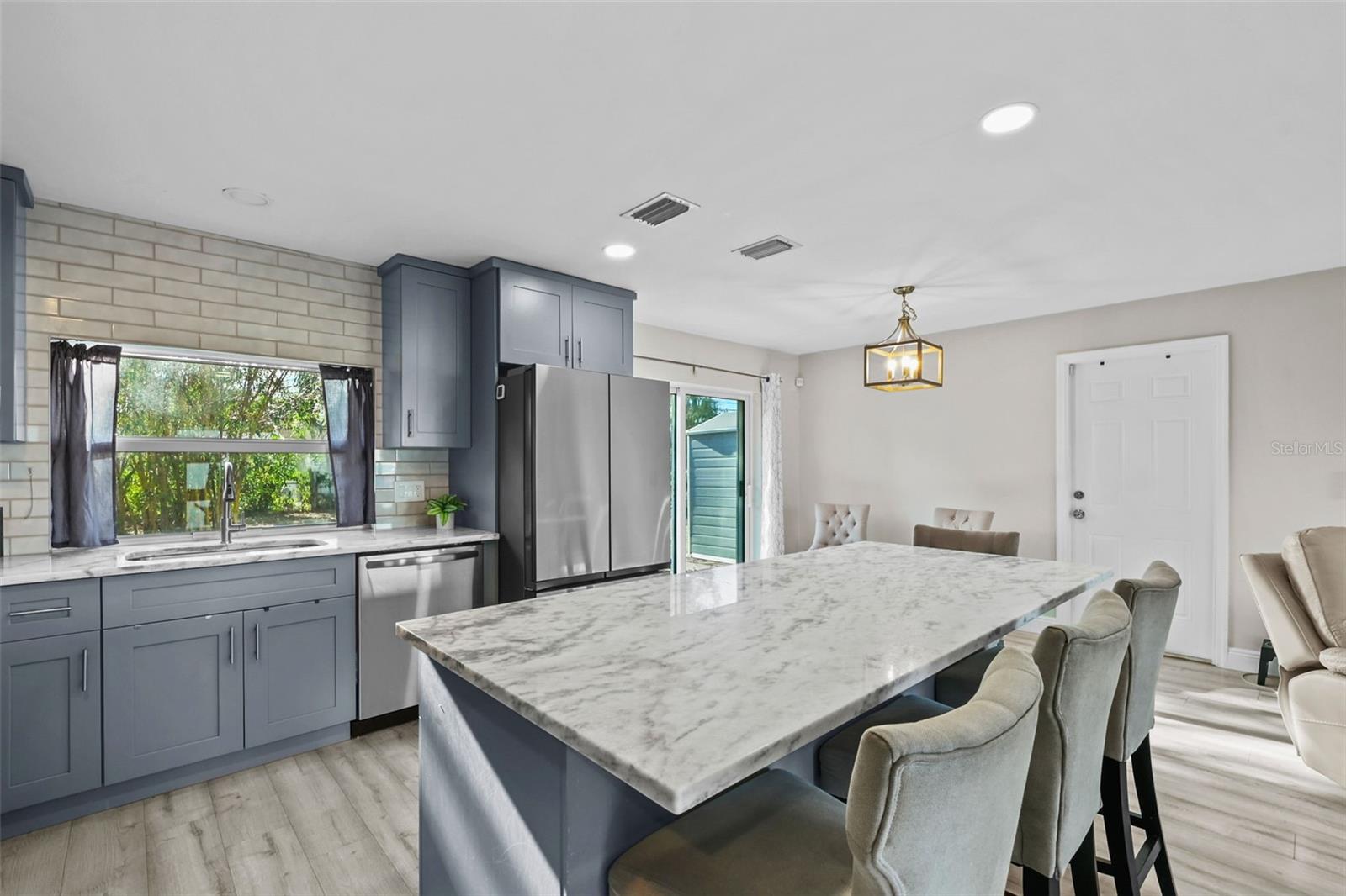 SAN CARLOS PARK - Residential