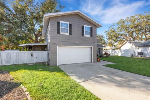 A home in SEMINOLE