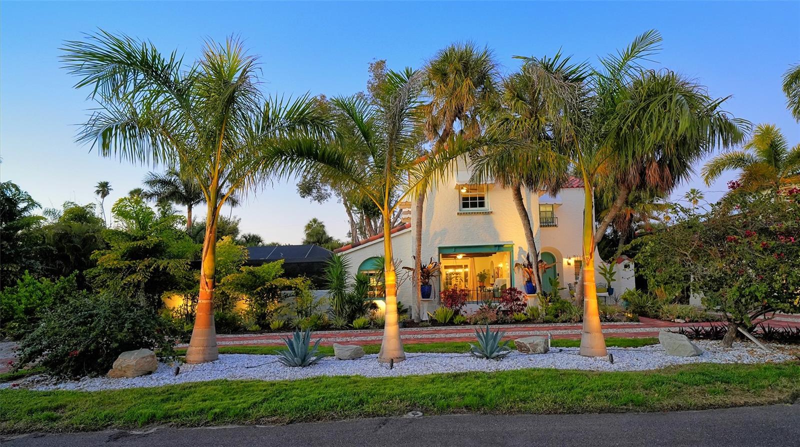 SAPPHIRE SHORES - Residential