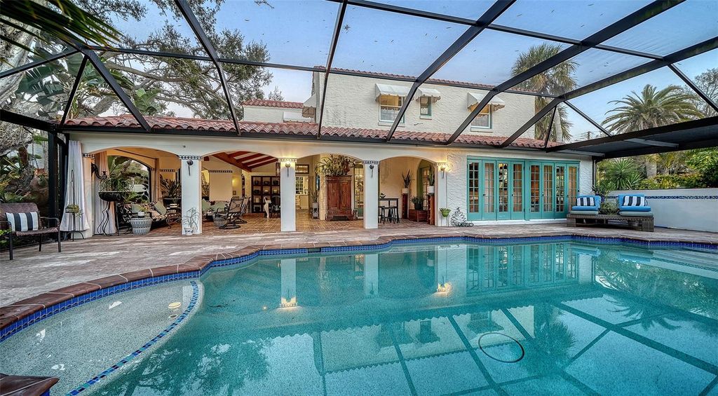 Photo of 547 N Shore Drive, Sarasota, FL 34234 (MLS # A4682843)