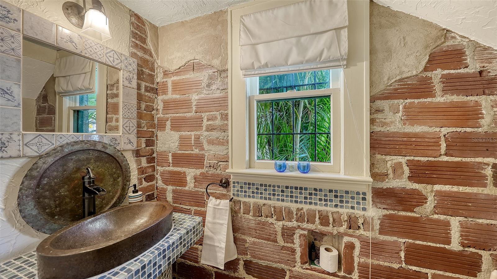 SAPPHIRE SHORES - Residential