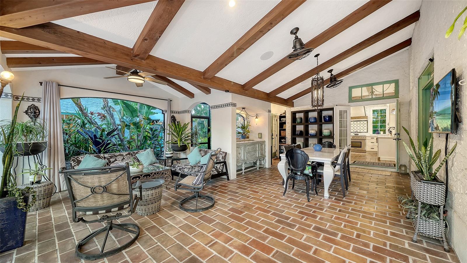 SAPPHIRE SHORES - Residential