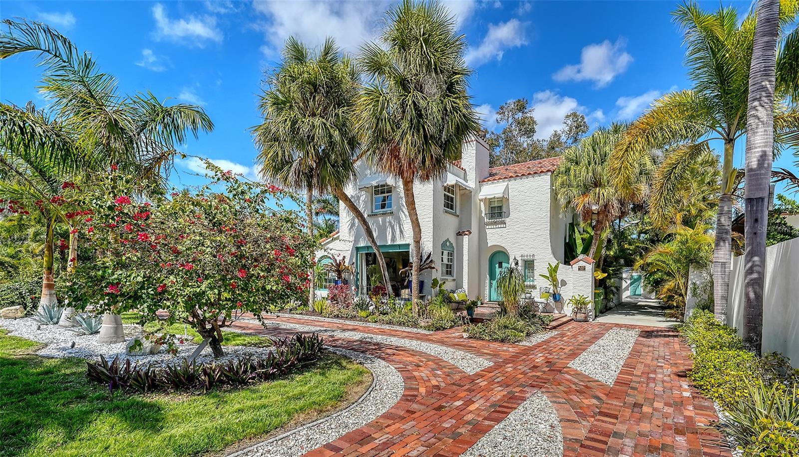 SAPPHIRE SHORES - Residential