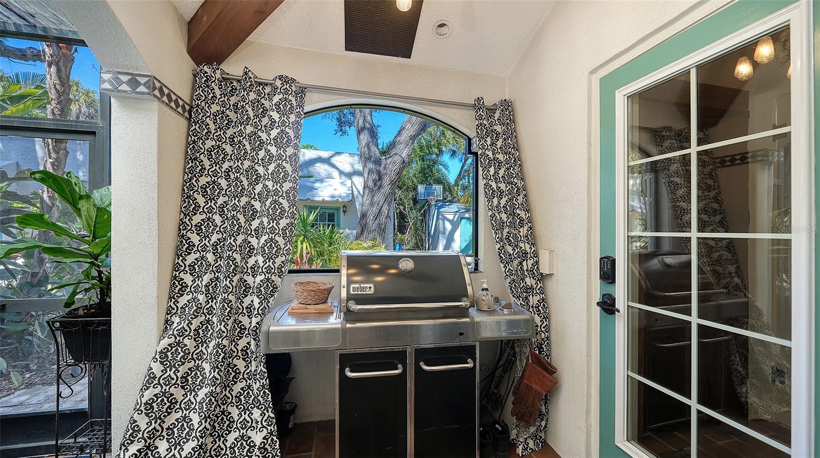 SAPPHIRE SHORES - Residential