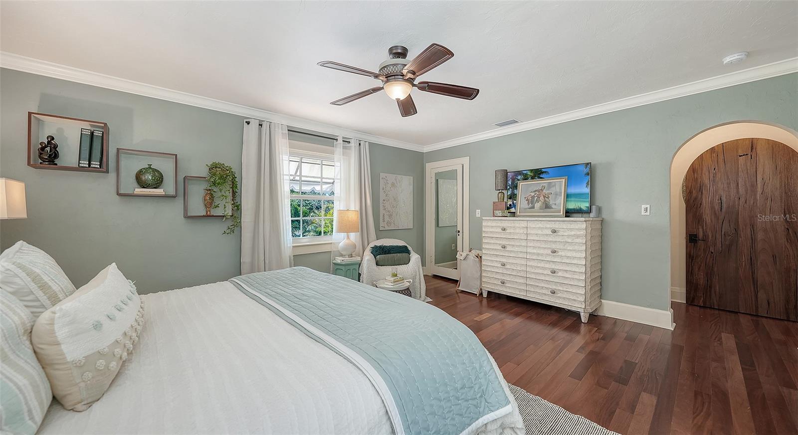 SAPPHIRE SHORES - Residential