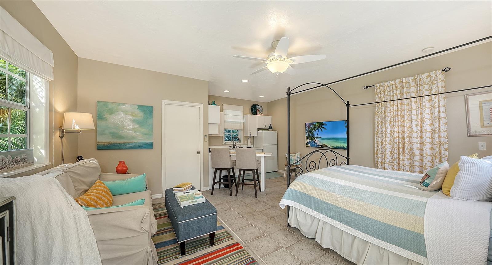 SAPPHIRE SHORES - Residential