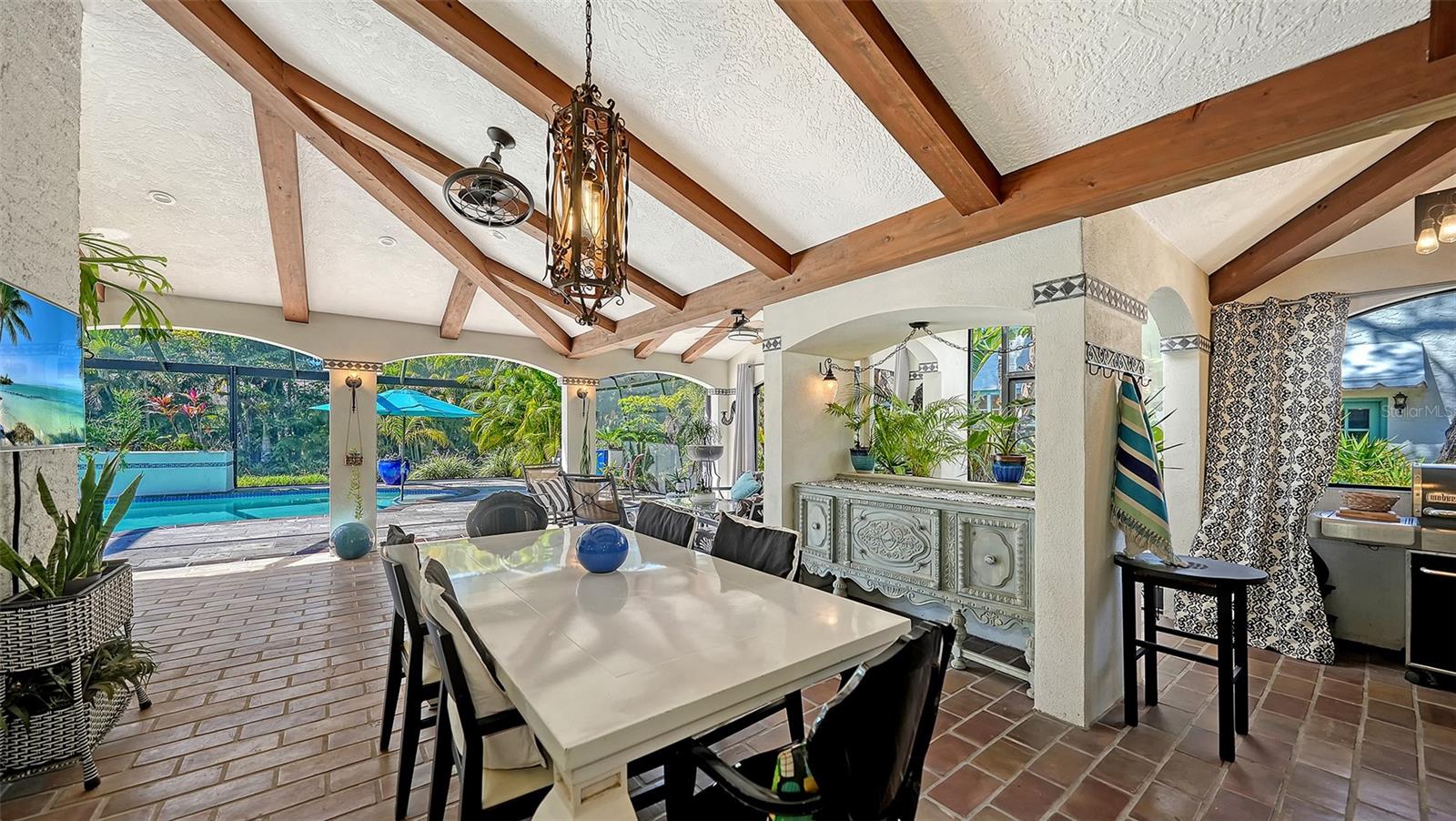 SAPPHIRE SHORES - Residential