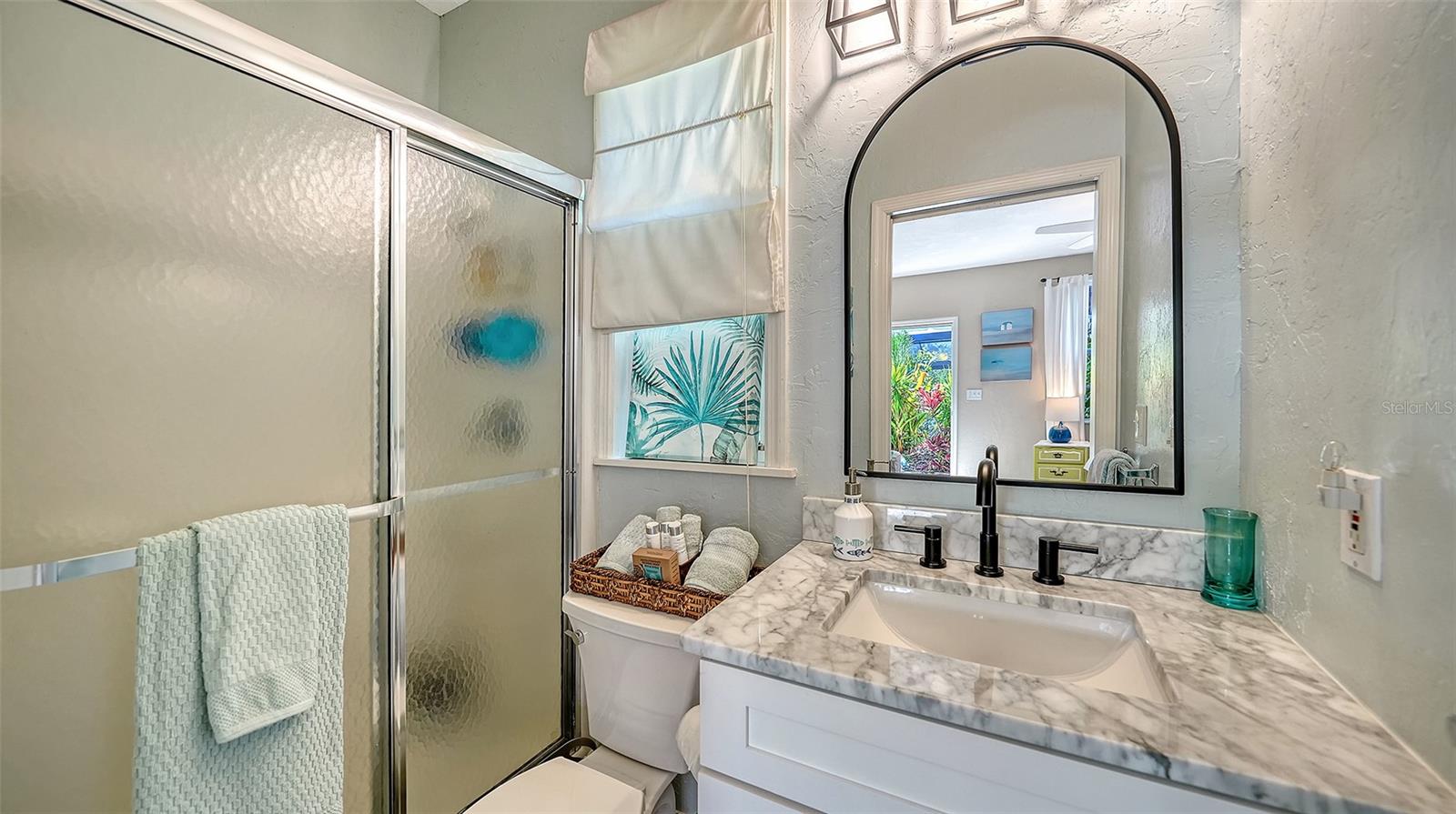 SAPPHIRE SHORES - Residential