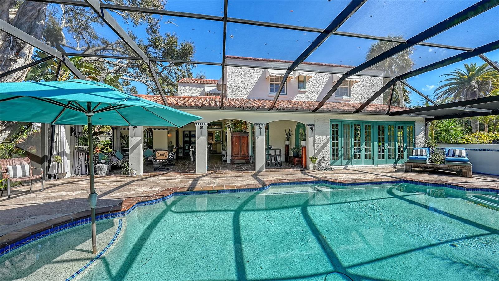 SAPPHIRE SHORES - Residential