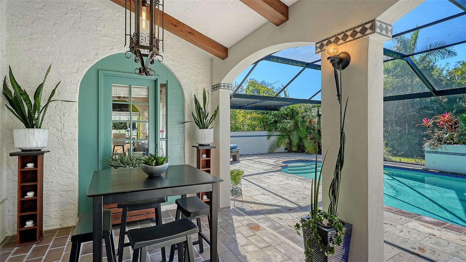 SAPPHIRE SHORES - Residential