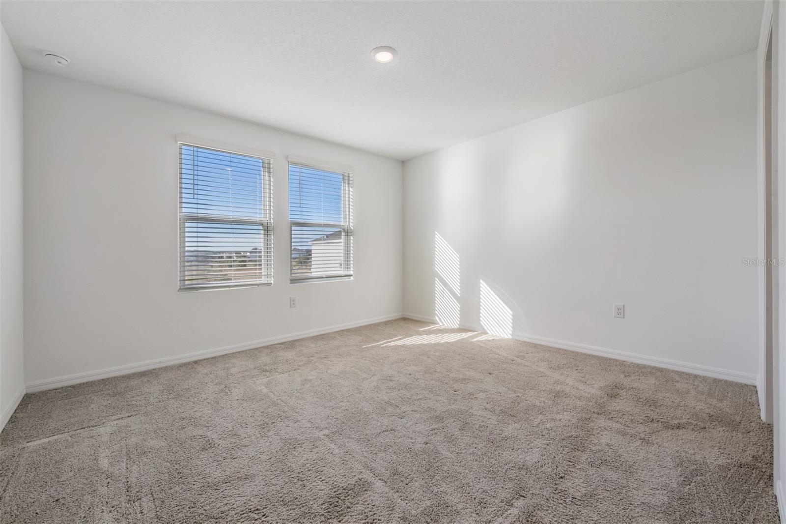 RIVER LNDG PH 2E-2F-3E - Residential Lease