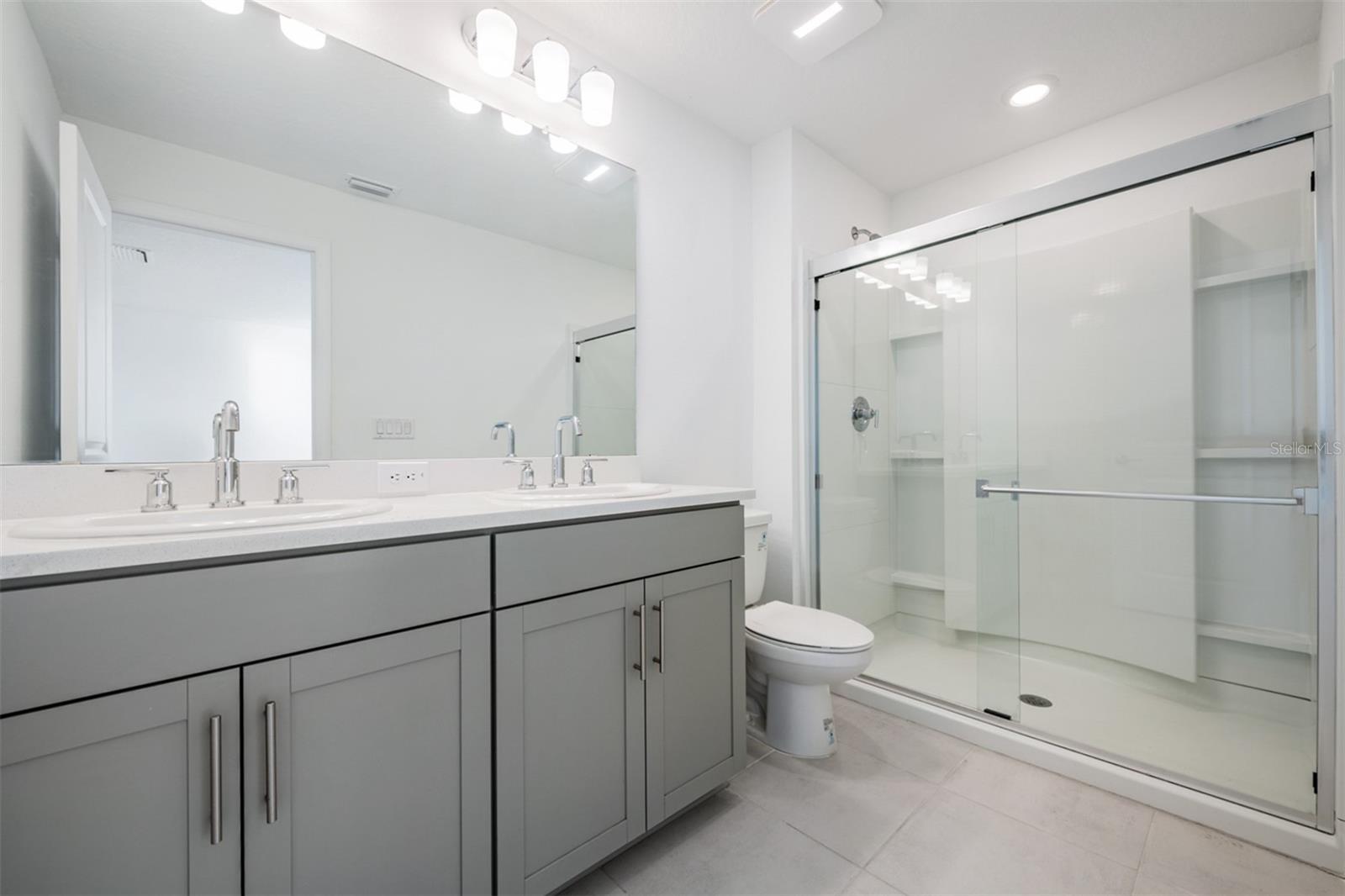 RIVER LNDG PH 2E-2F-3E - Residential Lease