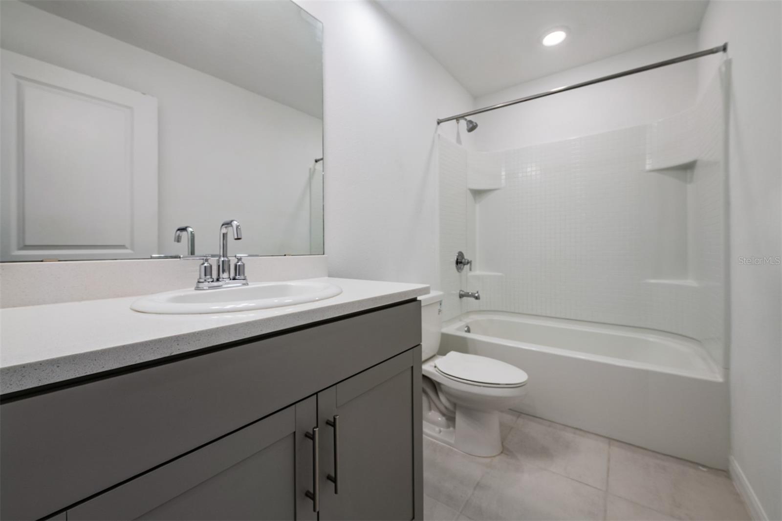 RIVER LNDG PH 2E-2F-3E - Residential Lease