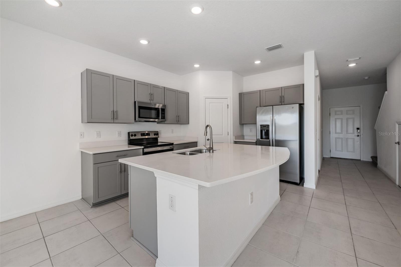 RIVER LNDG PH 2E-2F-3E - Residential Lease