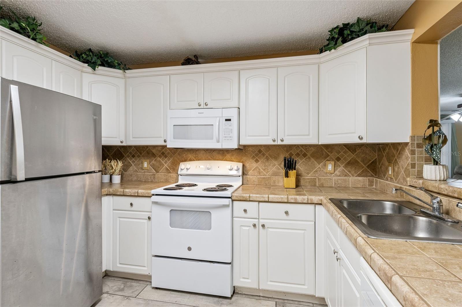 PALM VILLAS CONDO - Residential