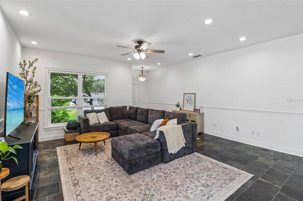 Photo of 1892 White Avenue, Orlando, FL 32806 (MLS # O6437808)