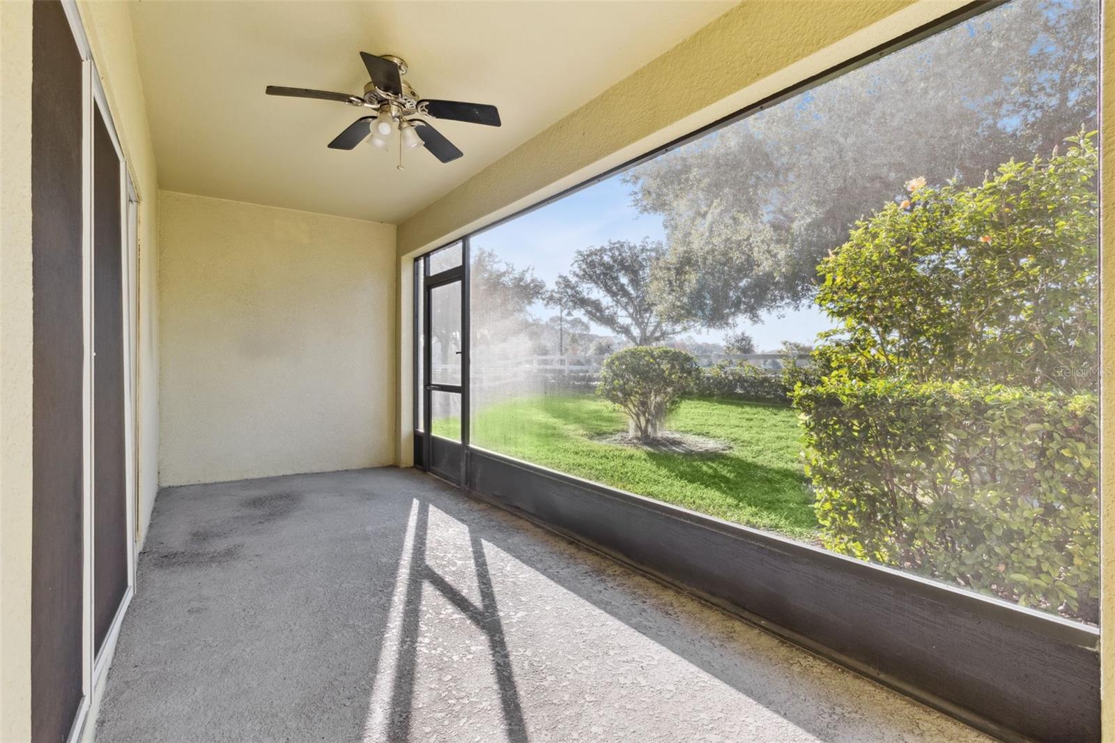 LAKE BLUFF/TOWN CENTER EAST-PH - Residential