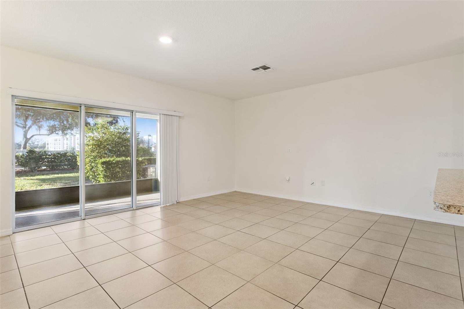 LAKE BLUFF/TOWN CENTER EAST-PH - Residential