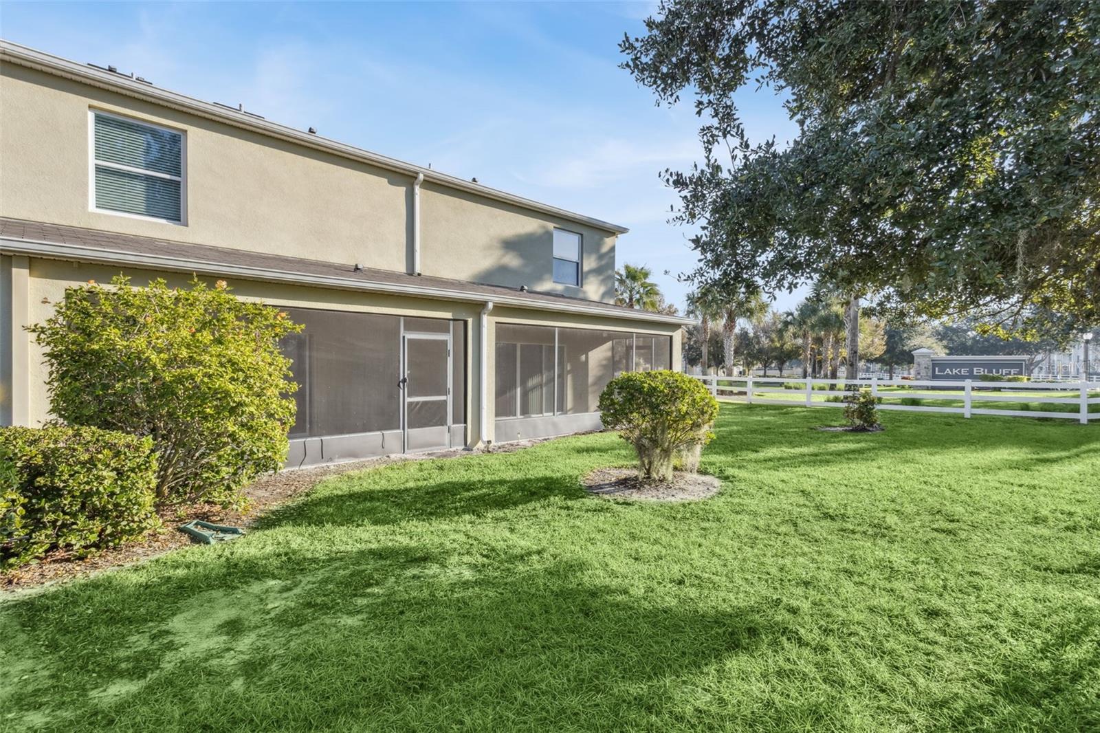 LAKE BLUFF/TOWN CENTER EAST-PH - Residential