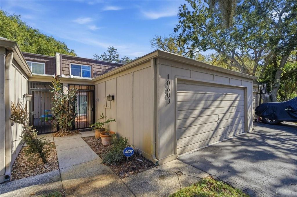 Photo of 10603 Carrollbrook Way #10603, Tampa, FL 33618 (MLS # TB8489757)