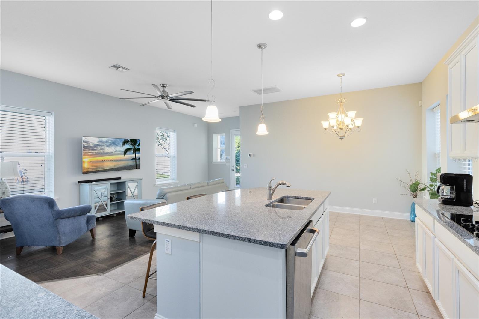 Casas a venda 2 - Jen Dantas 7749 LAUREATE BOULEVARD