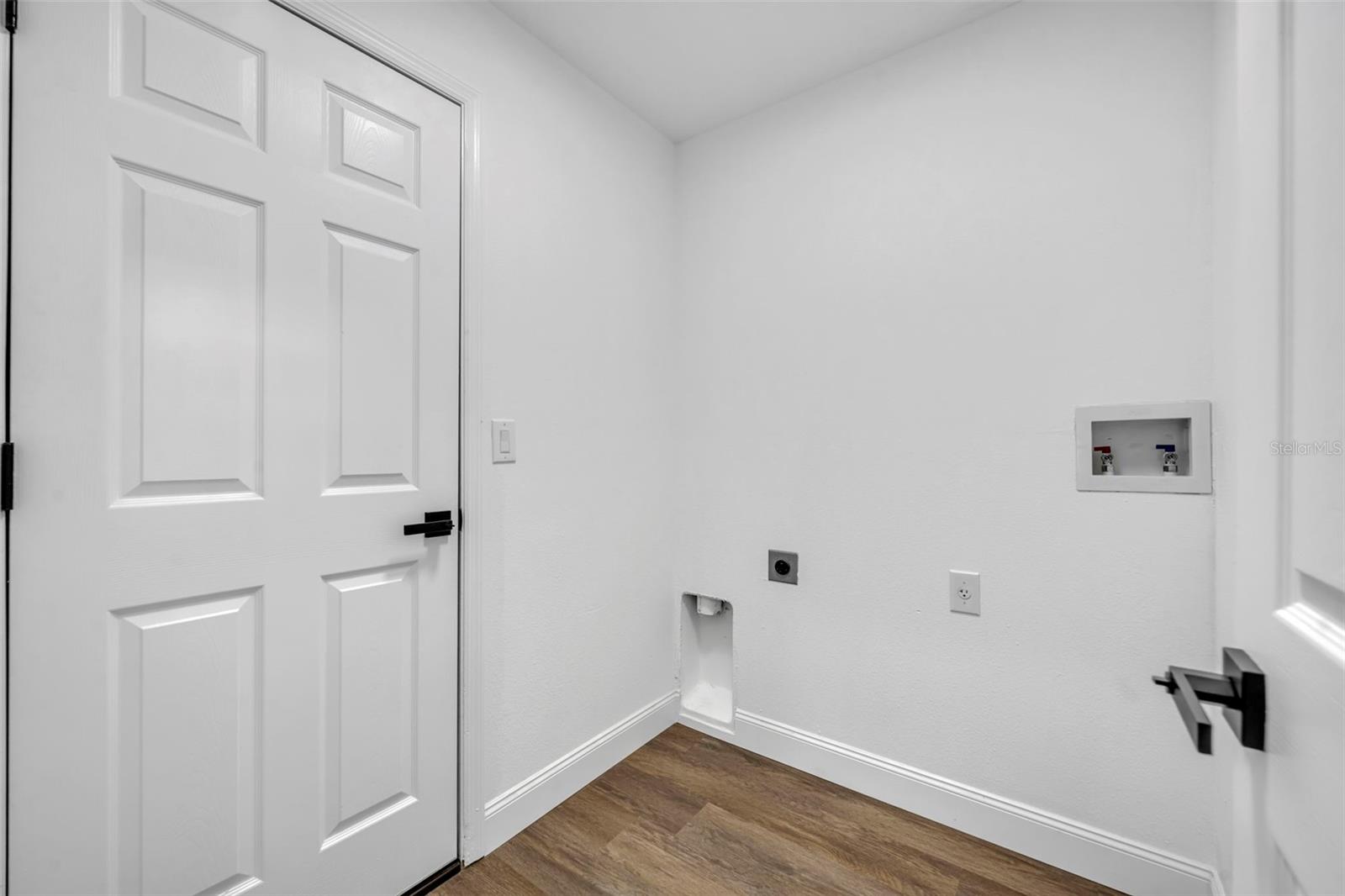 GROVELAND CRANES LANDING EAST LT 01 PB 48 - Residential