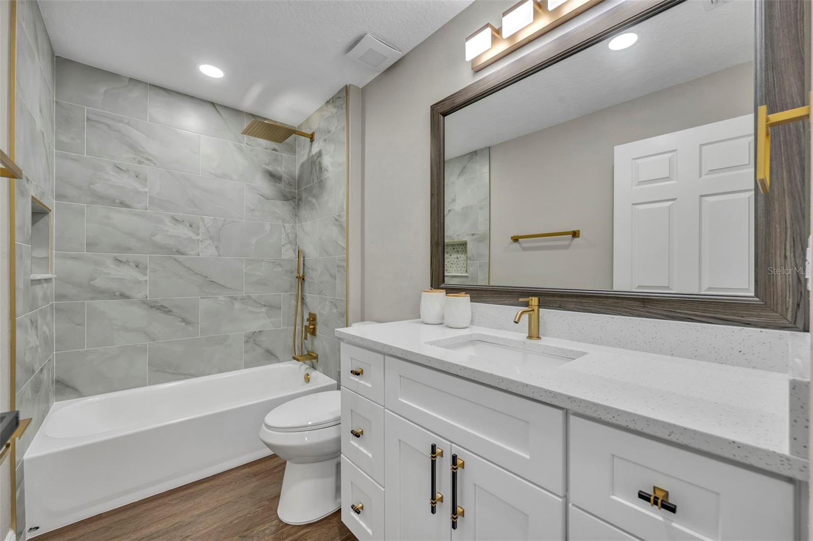 GROVELAND CRANES LANDING EAST LT 01 PB 48 - Residential