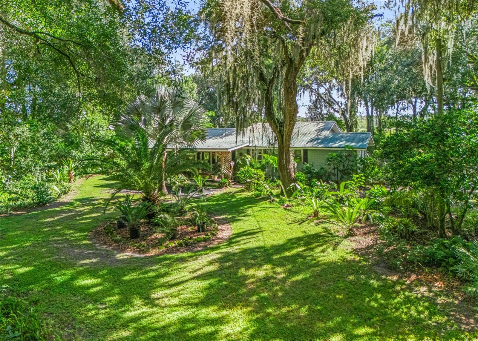 1295 N US 301