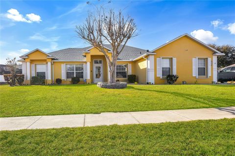 Photo of 10521 Cedar Forest Circle, Clermont, FL 34711 (MLS # G5107534)