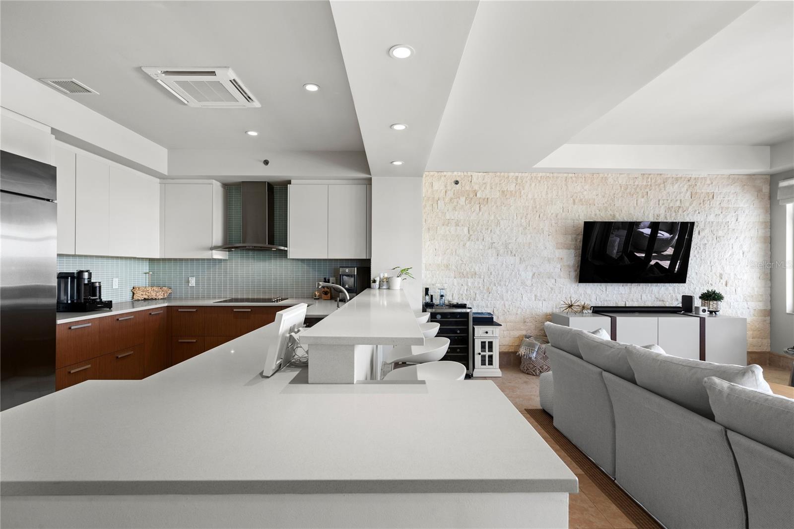 PLANTATION VILLAGE - Residential