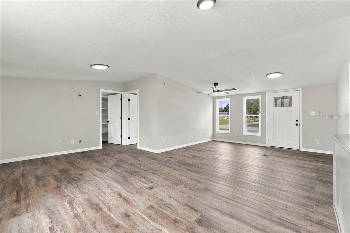 2412 ISLAND OAKS W