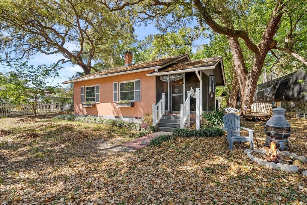 Photo of 360 SE Lakeview Drive, Keystone Heights, FL 32656 (MLS # GC539574)