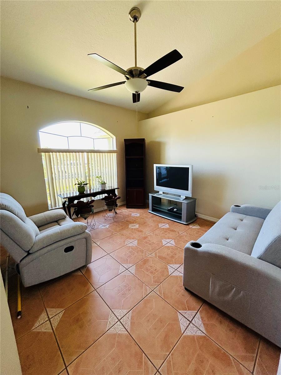 MARION OAKS UN 01 - Residential