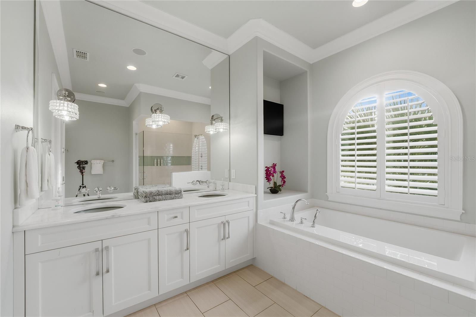 REUNION WEST VLGS NORTH - Residential