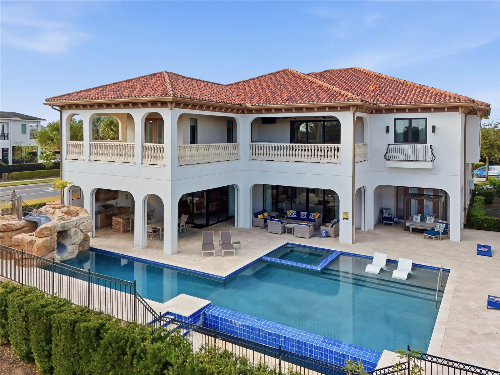 REUNION WEST VLGS NORTH - Residential