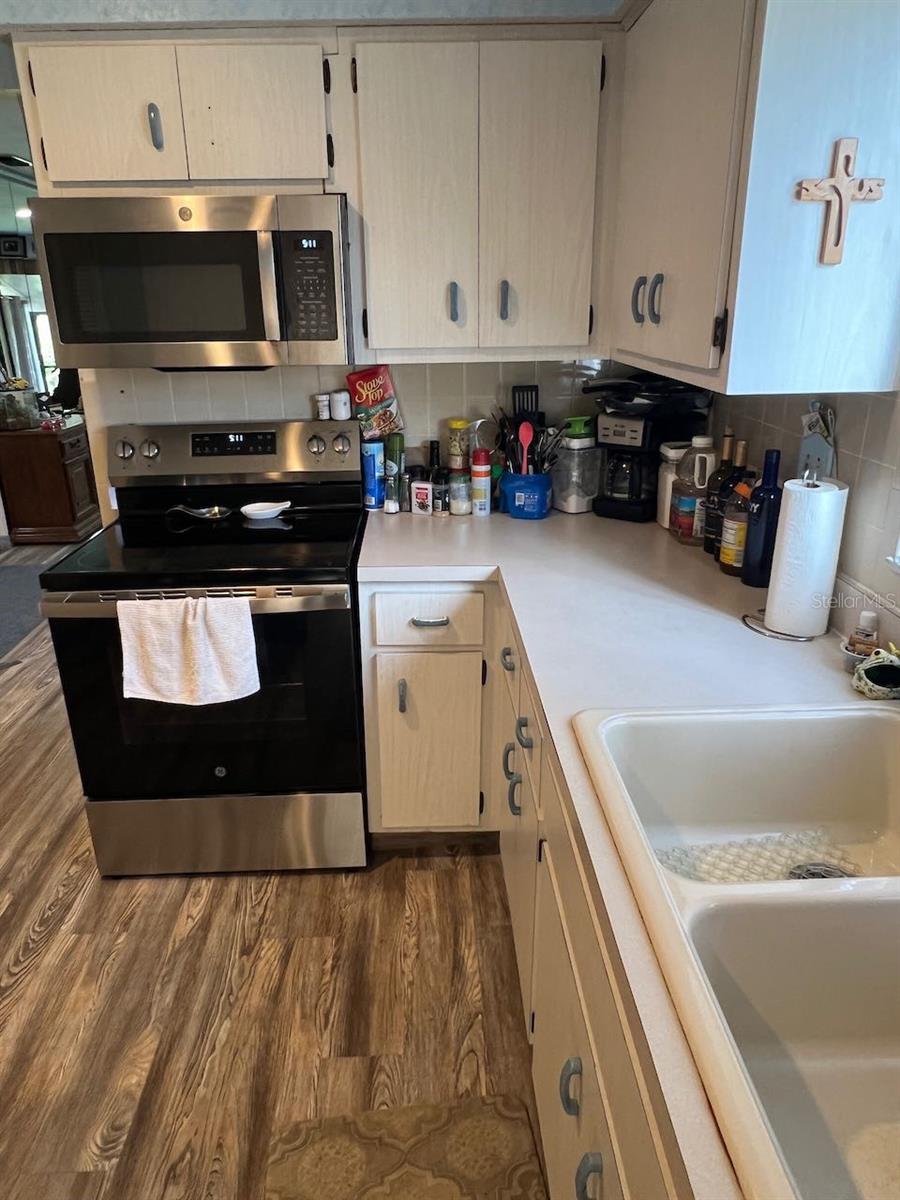 BEACON WOODS VILLAGE - Residential