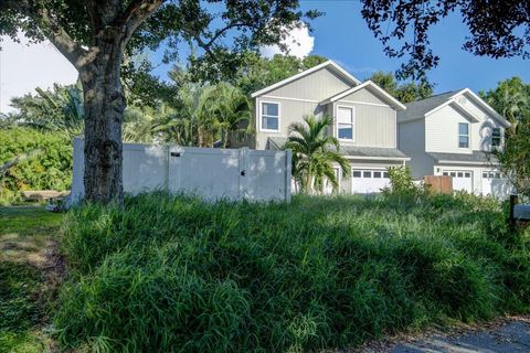 Photo of 5127 Moeller Avenue, Sarasota, FL 34233 (MLS # C7515931)