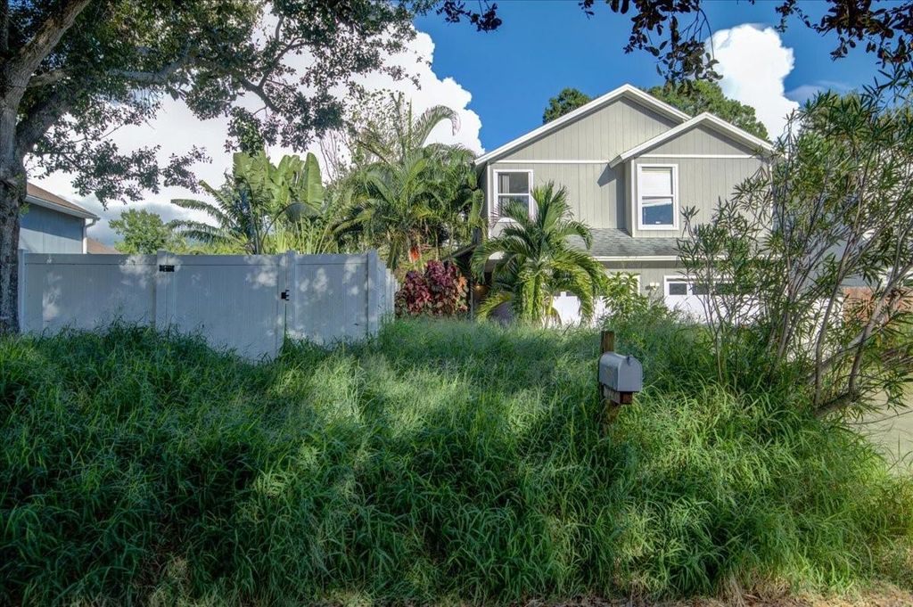 Photo of 5127 Moeller Avenue, Sarasota, FL 34233 (MLS # C7515931)