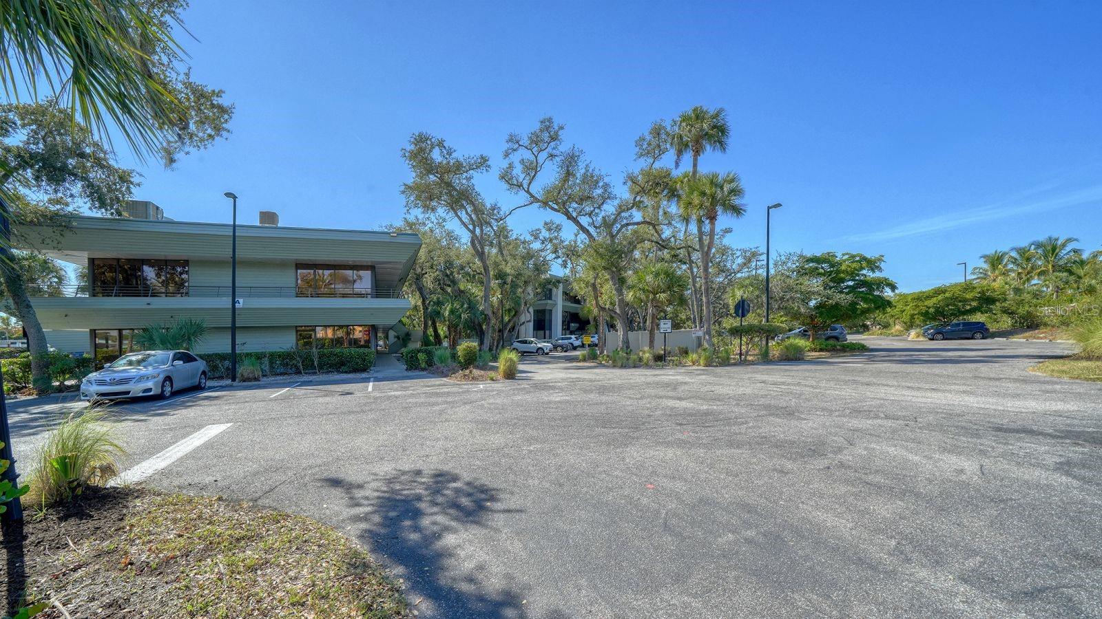 SEVEN VISTAS OFFICE PARK - Commercial Sale