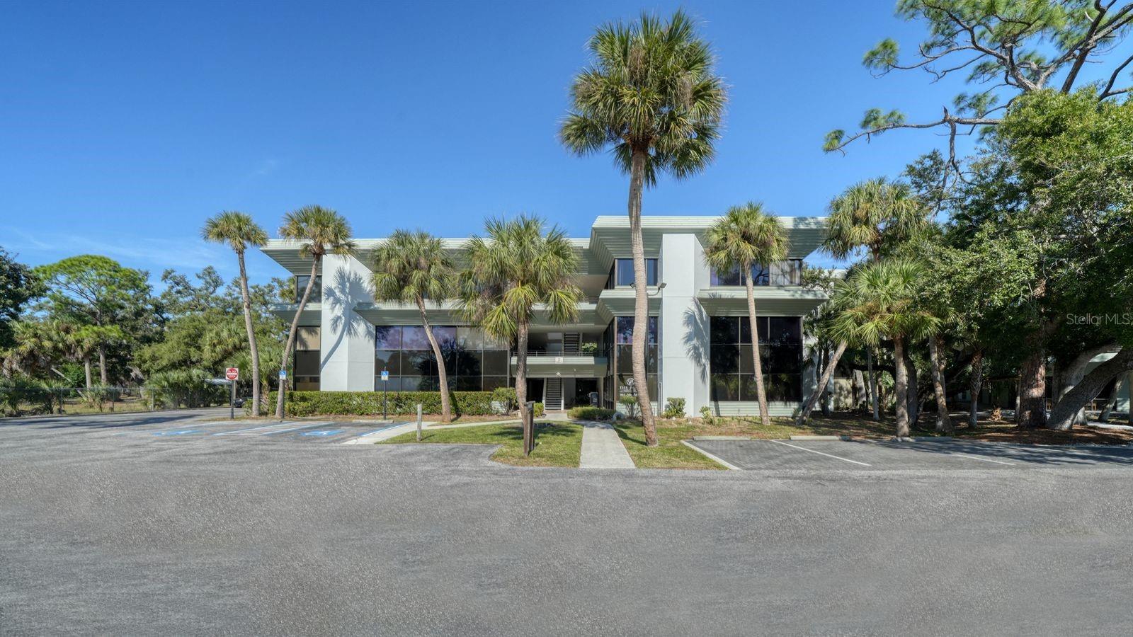 SEVEN VISTAS OFFICE PARK - Commercial Sale