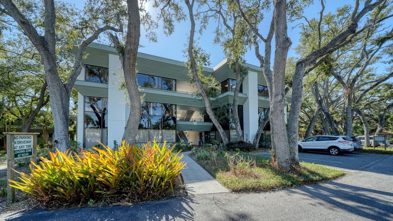 SEVEN VISTAS OFFICE PARK - Commercial Sale