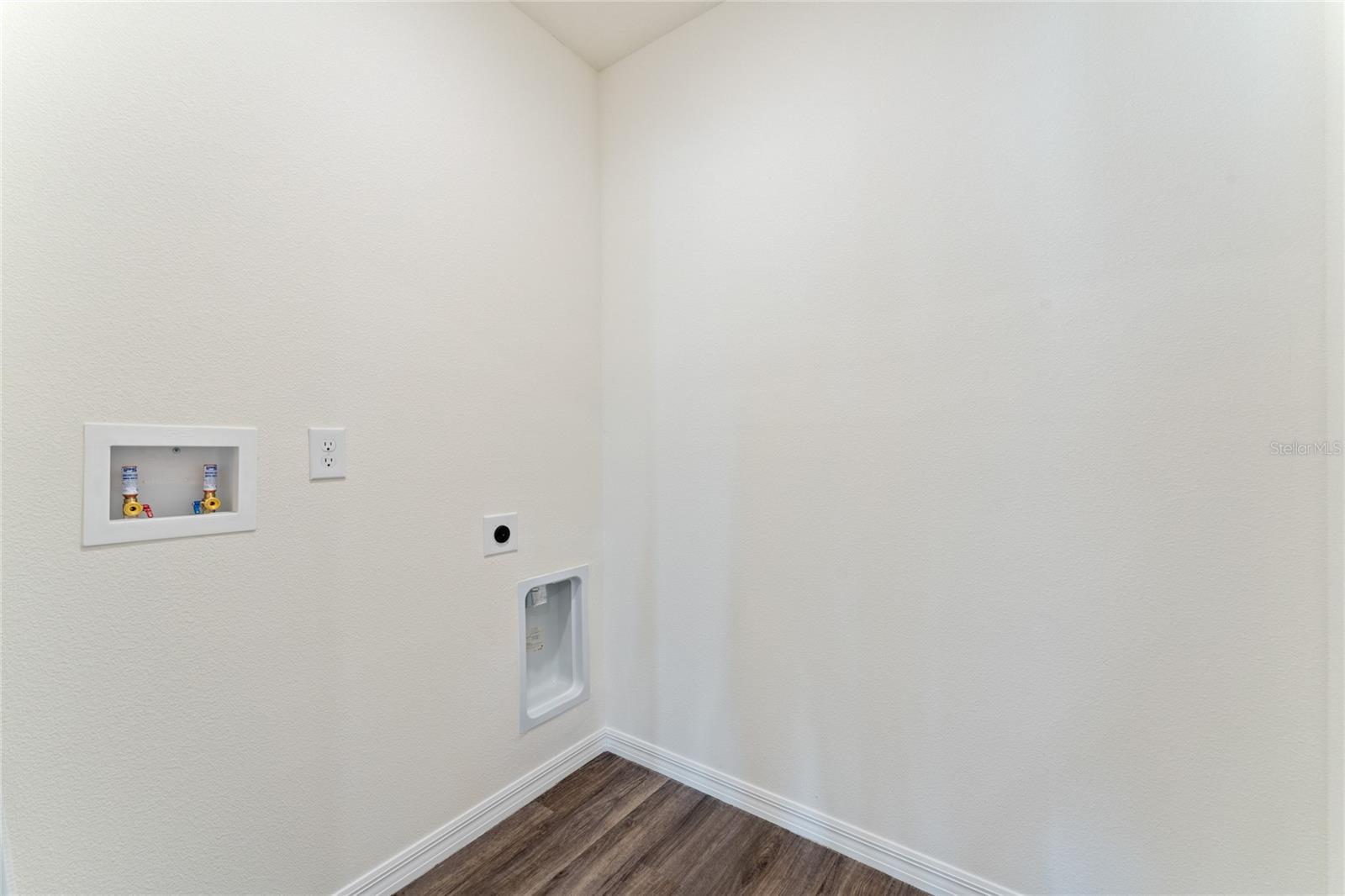 DELTONA LAKES UNIT 32 - Residential