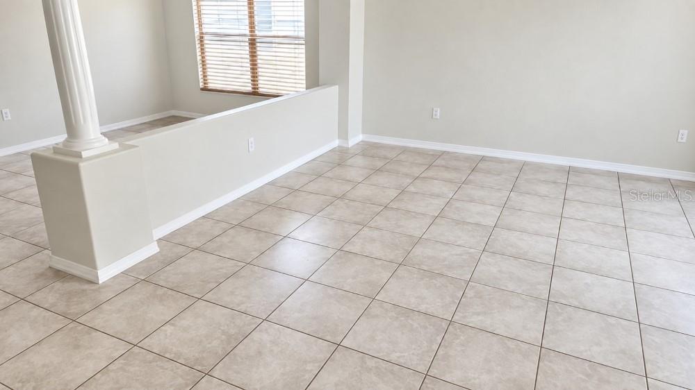 Photo of 533 Eagle Pointe S, Kissimmee, FL 34746 (MLS # S5160121)