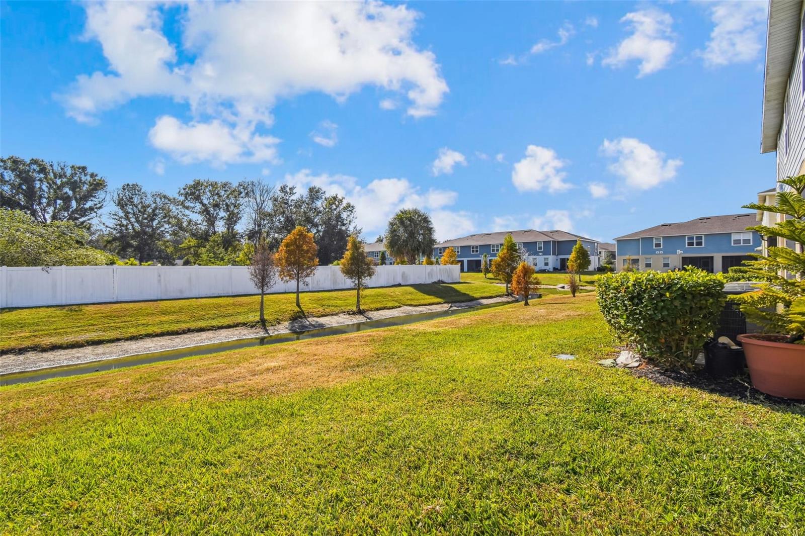 TIMBERS/WILLIAMS LNDG TWNHMS - Residential Lease