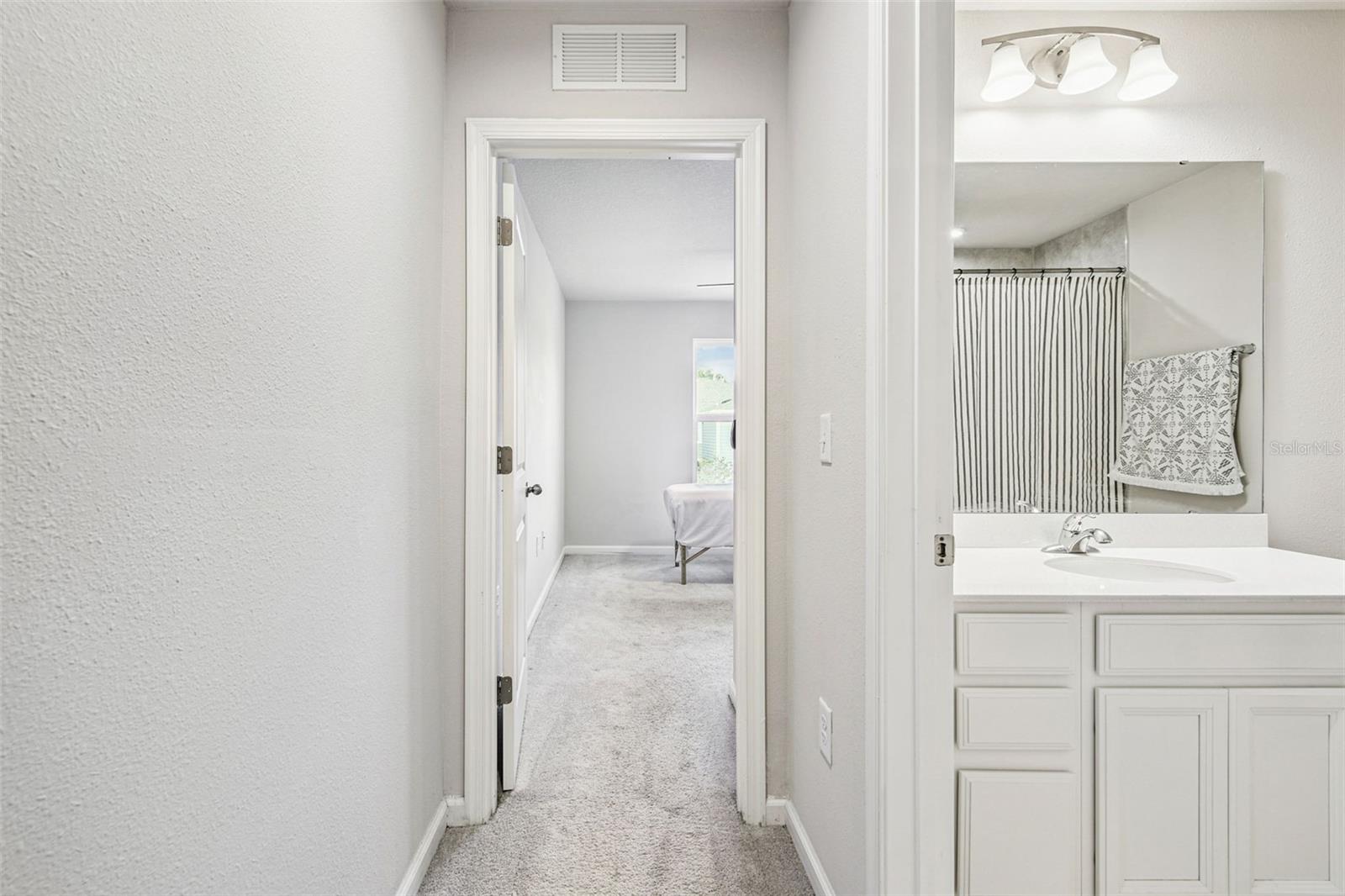 TIMBERS/WILLIAMS LNDG TWNHMS - Residential Lease